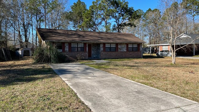 102 Kevin Rd in Hinesville, GA - Building Photo - Building Photo