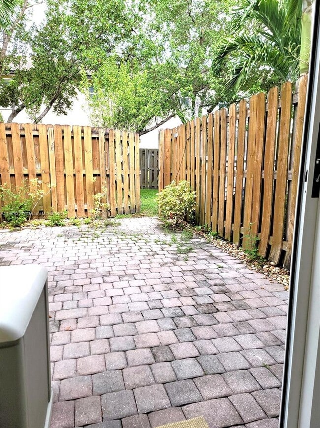 9031 SW 227th St in Cutler Bay, FL - Building Photo - Building Photo