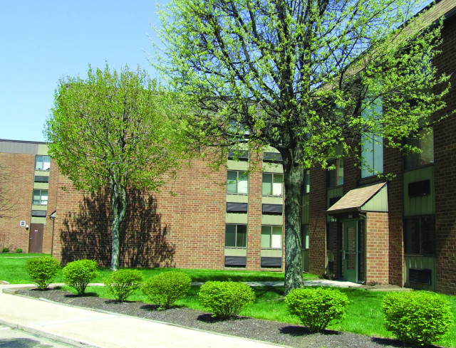 Woodview Terrace in Uniontown, PA - Building Photo