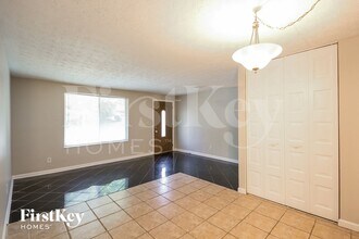 5225 Martins Crossing Rd in Stone Mountain, GA - Building Photo - Building Photo