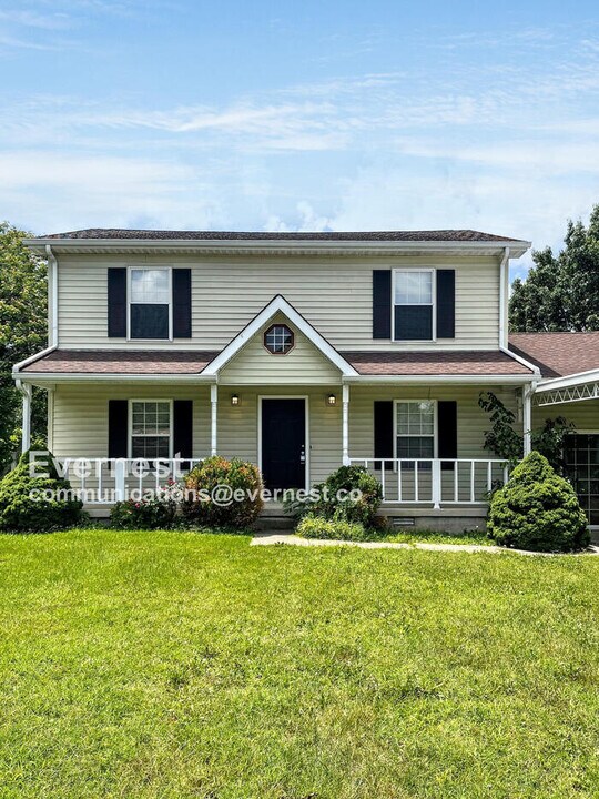 4021 Creekside Dr in Nashville, TN - Building Photo