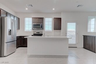 633 Bellus Pl in Henderson, NV - Building Photo - Building Photo
