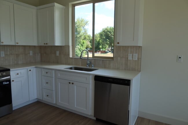 507 Carol Ave in Benton City, WA - Foto de edificio - Building Photo
