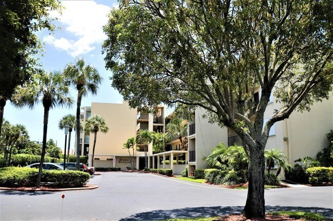 890 N Federal Hwy-Unit -206 in Lantana, FL - Foto de edificio - Building Photo