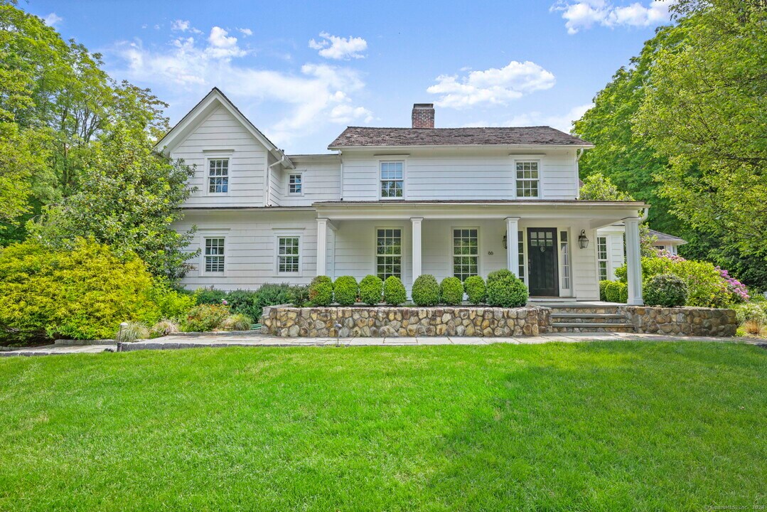 66 North Ave in Westport, CT - Building Photo