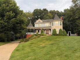 116 Sturbridge Ln in Evans City, PA - Building Photo