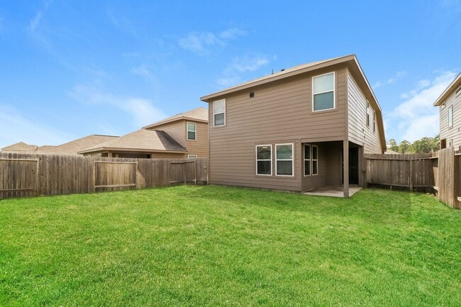512 Meadow Park Ln in Willis, TX - Building Photo - Building Photo
