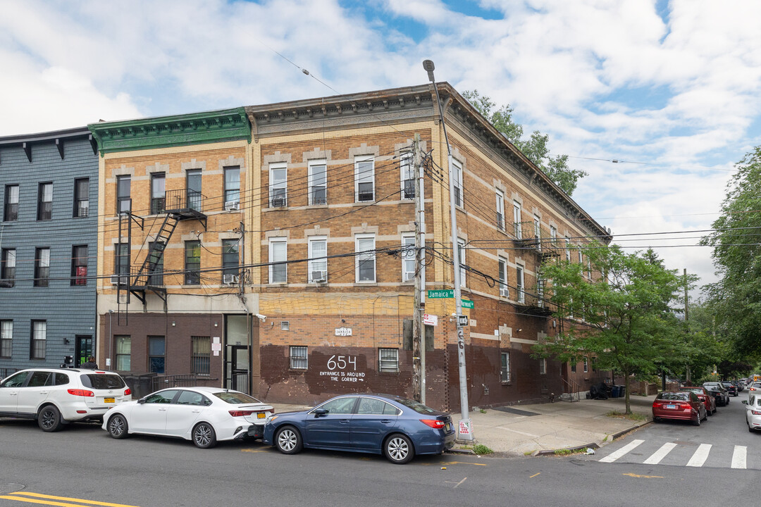 654 Jamaica Ave in Brooklyn, NY - Building Photo