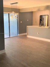 10030 NW 9th St Cir in Miami, FL - Building Photo - Building Photo