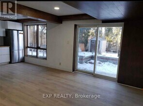 126 Simonston Blvd in Markham, ON - Building Photo - Building Photo