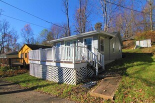 71 Miller Rd in Hopewell Junction, NY - Building Photo