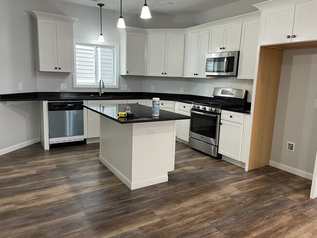 10 John St, Unit 1