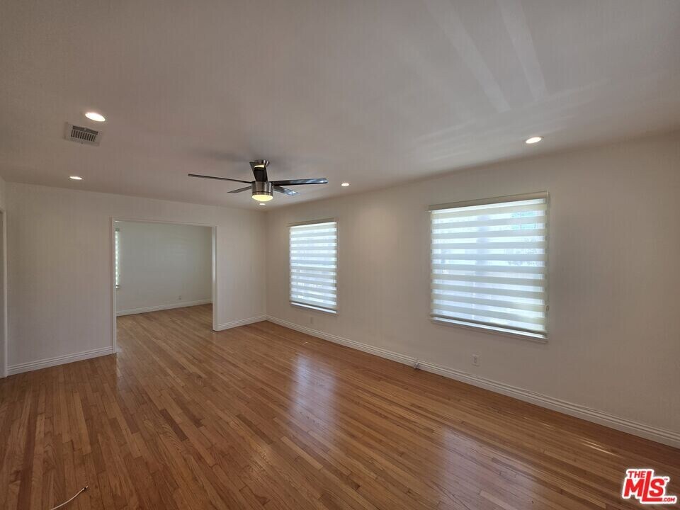 102 Gaviota Ave in Long Beach, CA - Building Photo