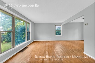 19415 Shakerwood Rd in Warrensville Heights, OH - Building Photo - Building Photo