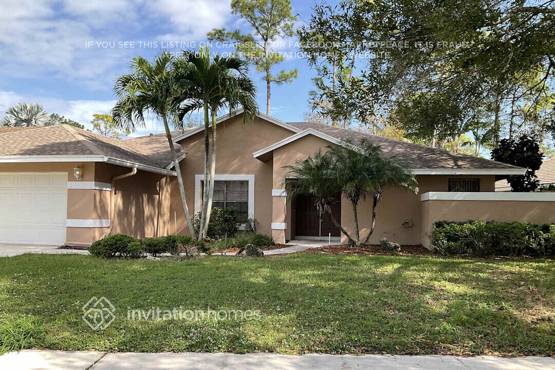 14543 Horseshoe Trce in Wellington, FL - Building Photo
