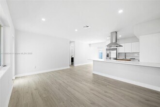 8560 SW 126th Terrace in Miami, FL - Building Photo - Building Photo