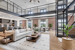 12 Roosevelt Ave in Roslyn, NY - Building Photo