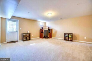 3456 Eagle Ridge Dr in Woodbridge, VA - Building Photo