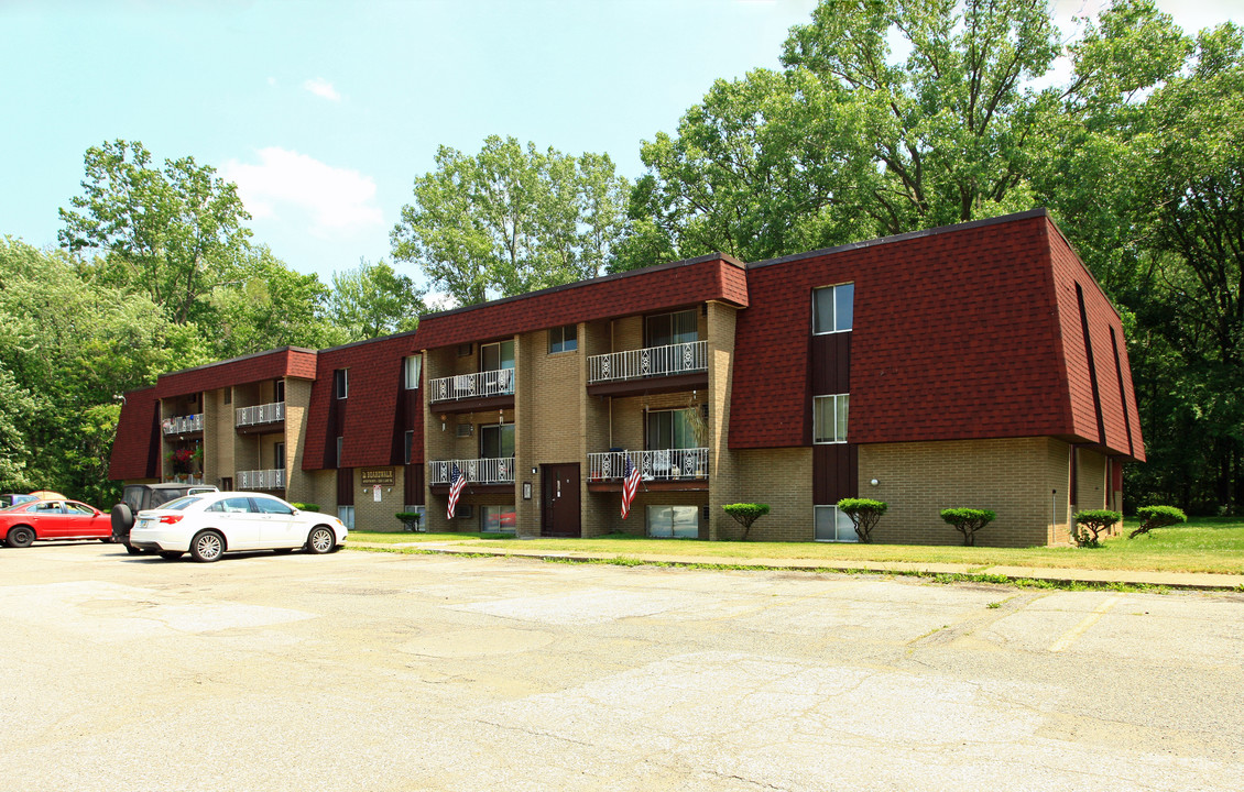 Boardwalk & Park Place Apartments in Sheffield Lake, OH - Building Photo