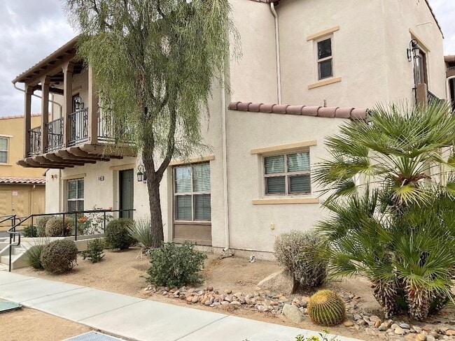 194 Paseo Bravo in Palm Desert, CA - Building Photo - Building Photo