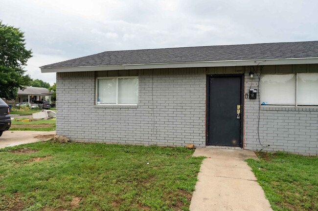 1308 N Irvington Ave in Tulsa, OK - Foto de edificio - Building Photo