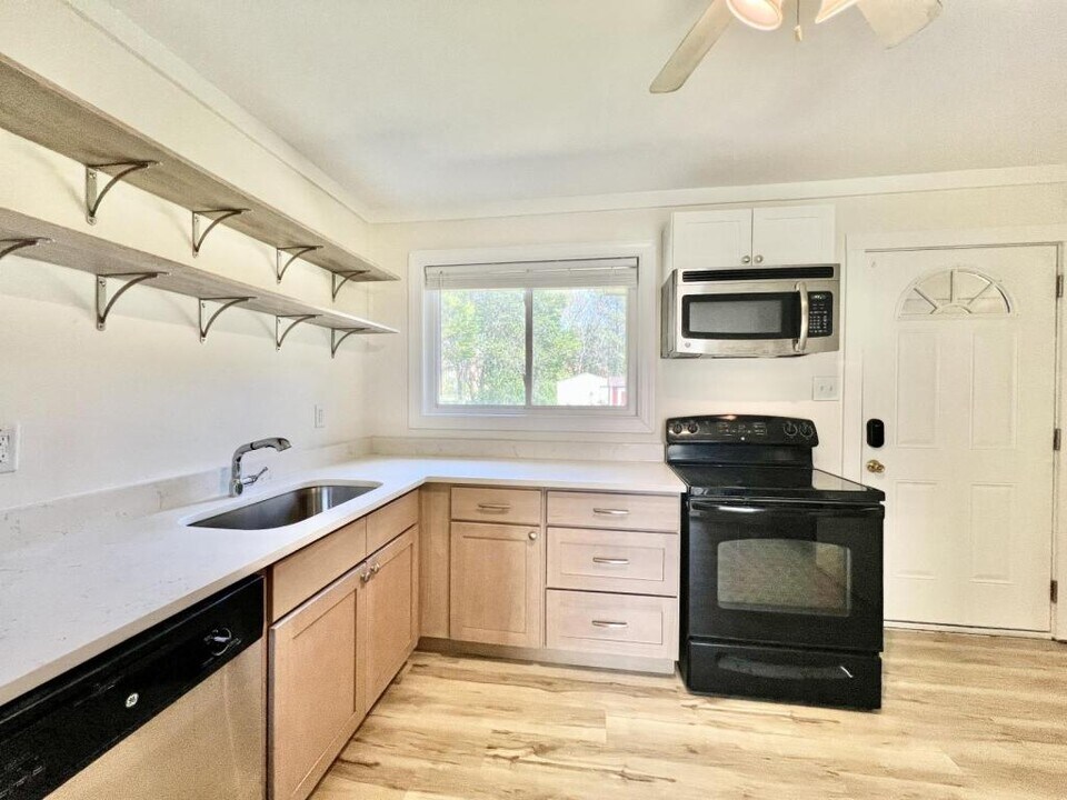 5435 Lantana Ave in Charlotte, NC - Building Photo
