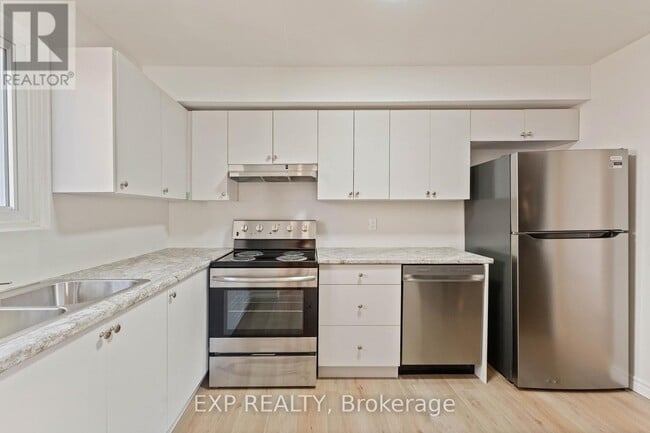 property at 10 Kings Ct