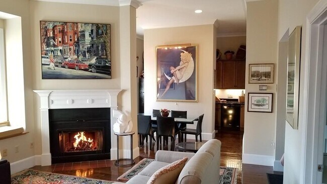 14 Chestnut St, Unit 53 in Boston, MA - Foto de edificio - Building Photo