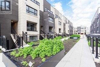 1139 Cooke Blvd. in Burlington, ON - Building Photo - Building Photo