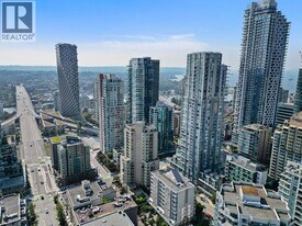 1283 Howe St in Vancouver, BC - Building Photo