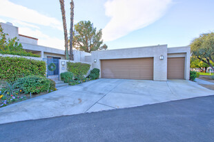 913 Inverness Dr in Rancho Mirage, CA - Foto de edificio - Building Photo