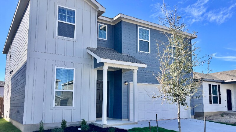 1213 Casa Luminar in Converse, TX - Building Photo