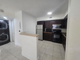3670 N 56th Ave in Hollywood, FL - Building Photo