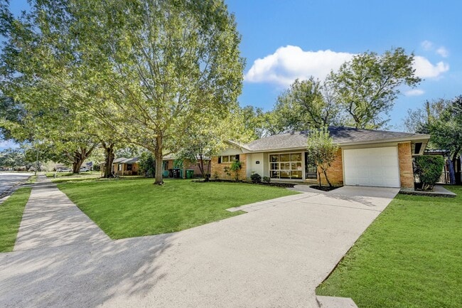 5405 Nina Lee Ln in Houston, TX - Building Photo - Building Photo