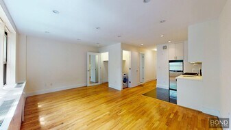 156 Prince St in New York, NY - Building Photo