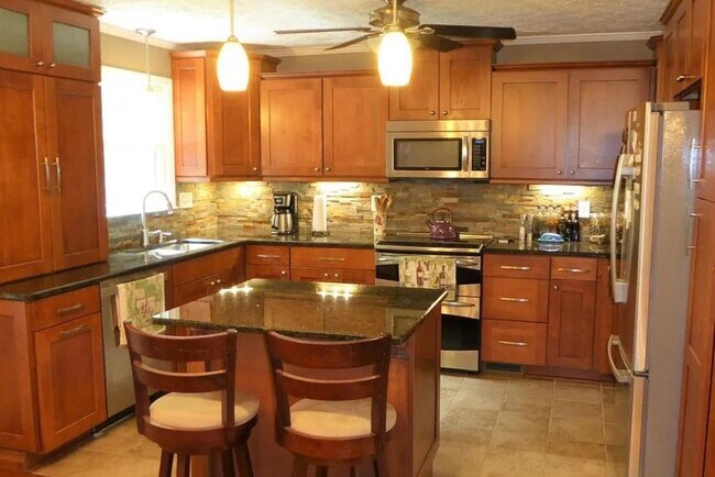 402 Mt Airy Rd in Hardy, VA - Building Photo - Building Photo