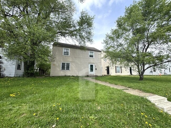 1079 S James Rd in Columbus, OH - Building Photo - Building Photo