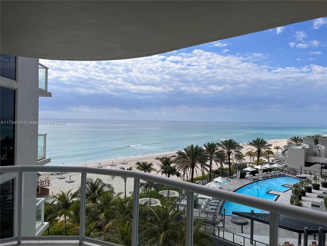 18671 Collins Ave in Sunny Isles Beach, FL - Building Photo - Building Photo