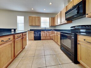 8011 Terrace Arbor Ct in Temple Terrace, FL - Building Photo - Building Photo