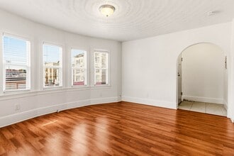 2600 E 20th St in Oakland, CA - Building Photo - Building Photo