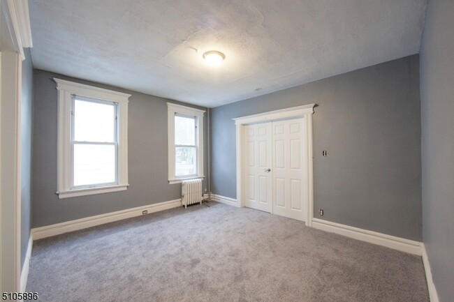 42 James St-Unit -2 in Bloomfield, NJ - Building Photo - Building Photo