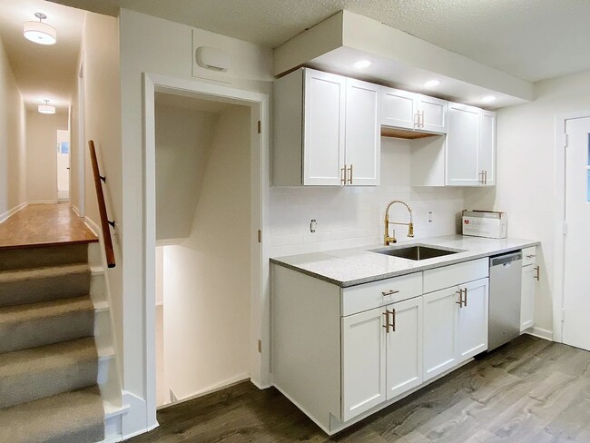 property at 3046 Buchanan St NE