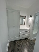 Pinnacle Apex Holdings LLC-1827 W SUNSET in Los Angeles, CA - Building Photo - Interior Photo