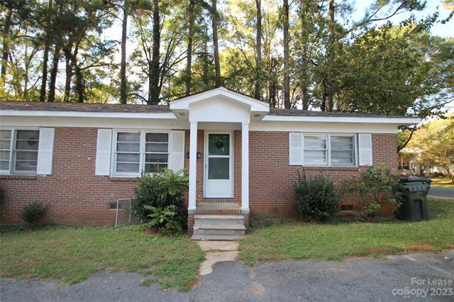 340 E Jefferson St in York, SC - Building Photo