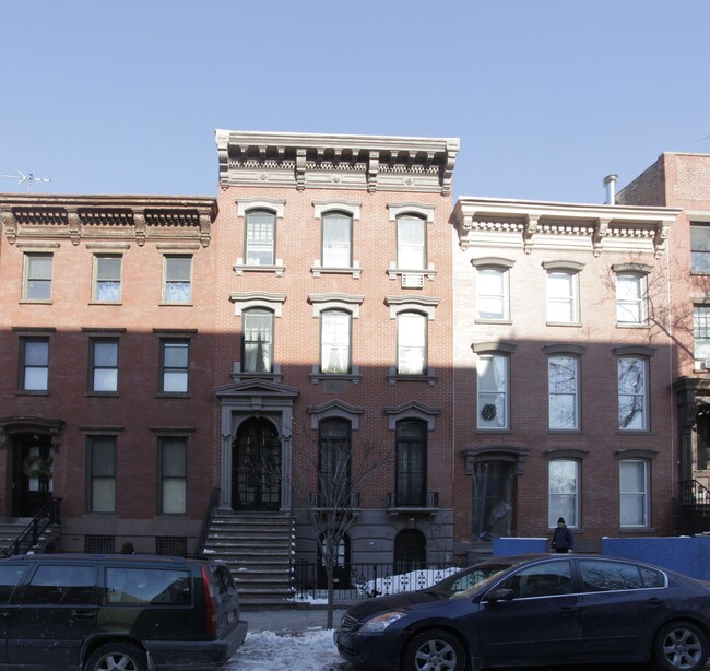 139 Noble St in Brooklyn, NY - Building Photo - Building Photo