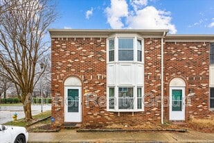 1937 Darnell Dr in Virginia Beach, VA - Building Photo