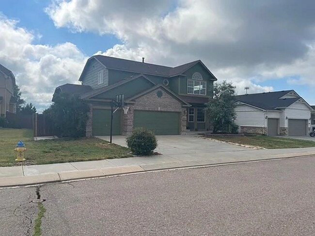 8021 Lodi Ln in Fountain, CO - Building Photo - Building Photo