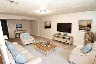 8176 Rochester Way in Westerville, OH - Building Photo - Building Photo