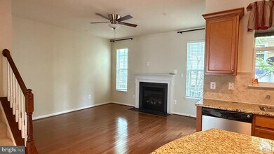 23227 Roberts Tavern Dr in Clarksburg, MD - Building Photo - Building Photo