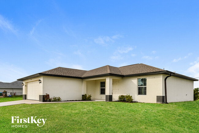 343 NE 10th Terrace in Cape Coral, FL - Building Photo - Building Photo